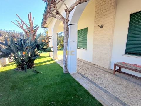 Moradia T5 unifamiliar - Tavarede