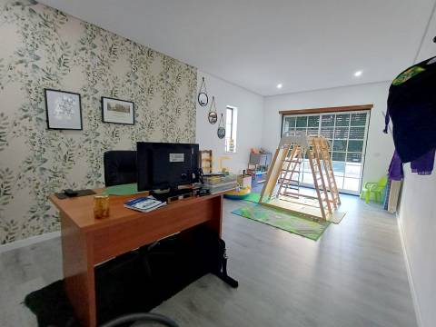 Moradia T5 unifamiliar - Tavarede