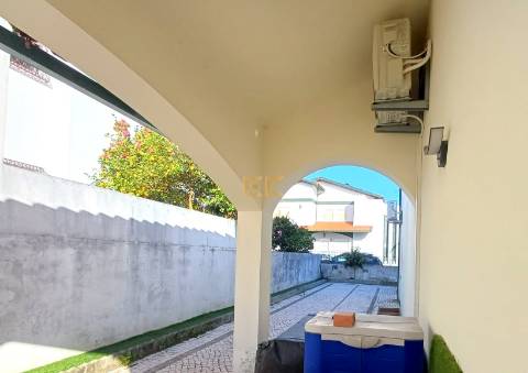 Moradia T5 unifamiliar - Tavarede