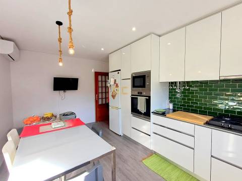 Moradia T5 unifamiliar - Tavarede