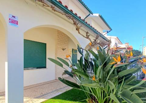 Moradia T5 unifamiliar - Tavarede