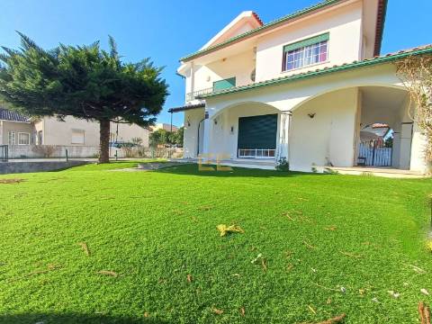 Moradia T5 unifamiliar - Tavarede