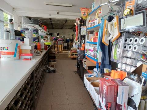 Armazém comercial com Negócio em Funcionamento – Cadima (Cantanhede)