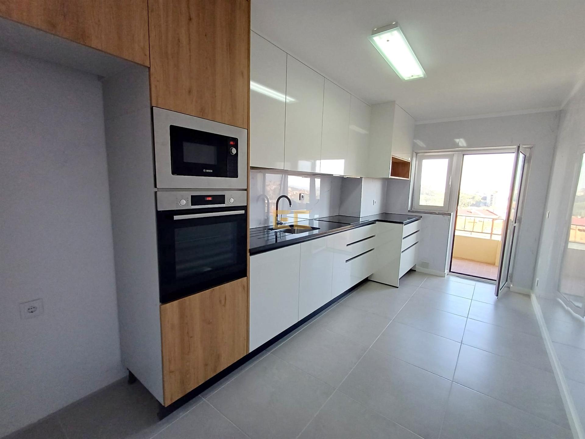 Apartamento T2 de Prestígio com Vista Mar!