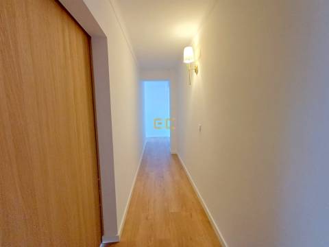 Apartamento T2 de Prestígio com Vista Mar!