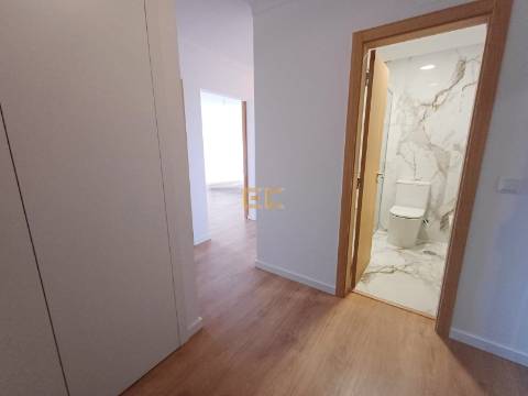 Apartamento T2 de Prestígio com Vista Mar!