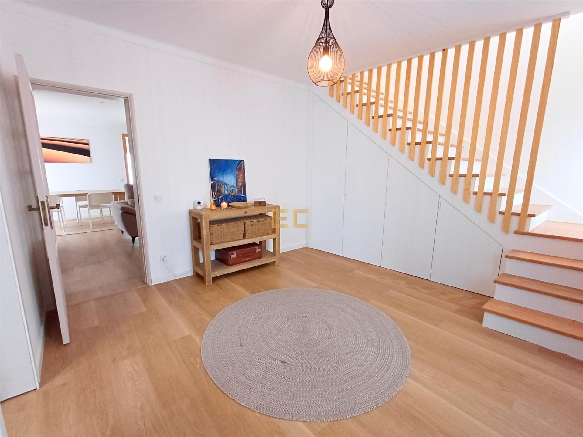 Moradia exclusiva, para venda - Praia de Murtinheira!