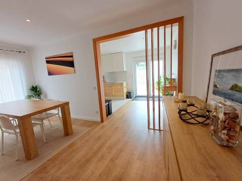 Moradia exclusiva, para venda - Praia de Murtinheira!