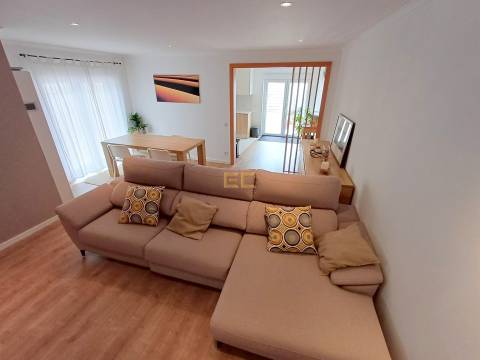 Moradia exclusiva, para venda - Praia de Murtinheira!