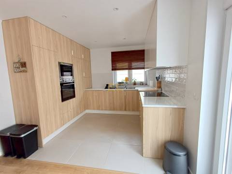 Moradia exclusiva, para venda - Praia de Murtinheira!