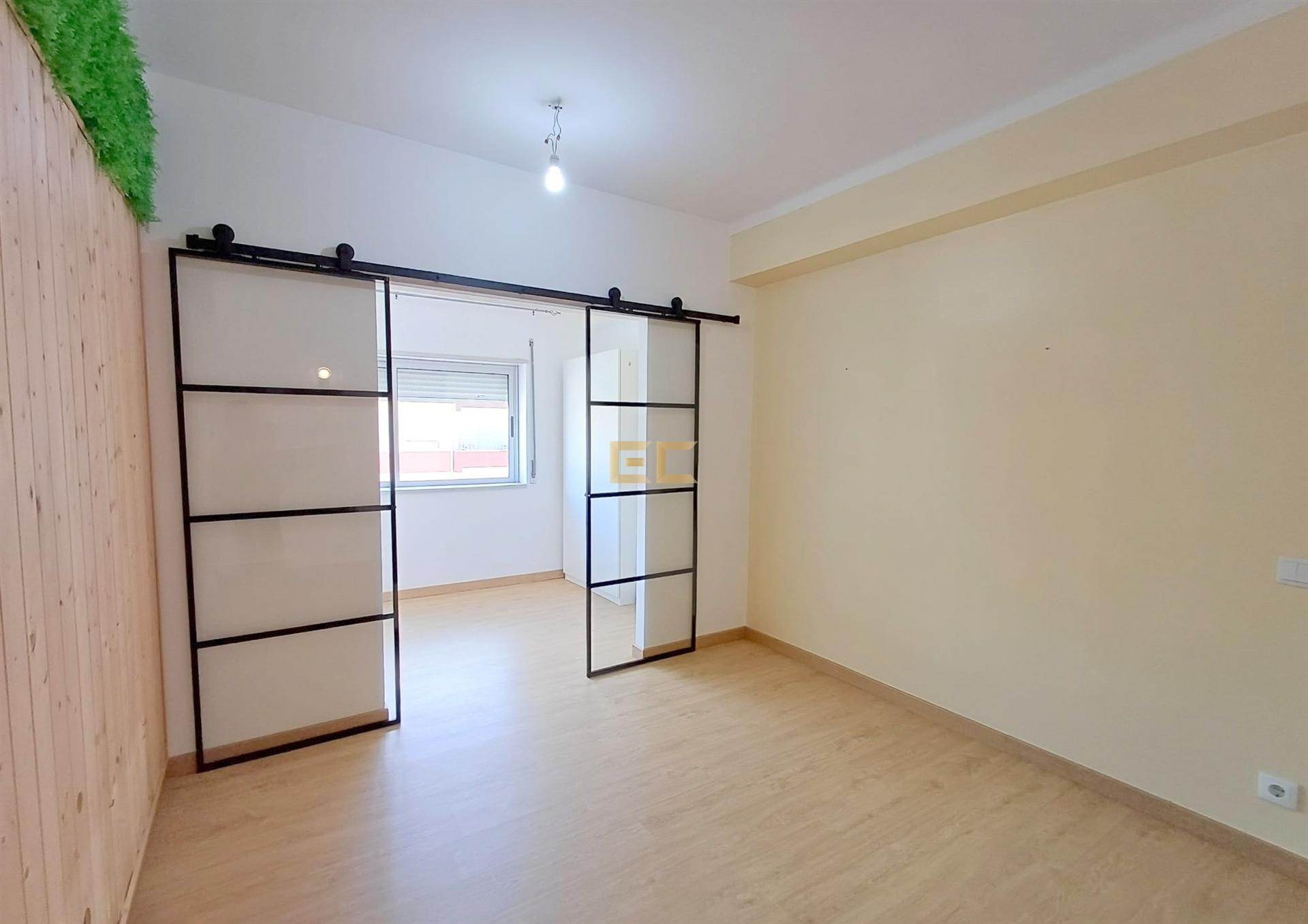Apartamento T1 para Arrendamento – Abadia!