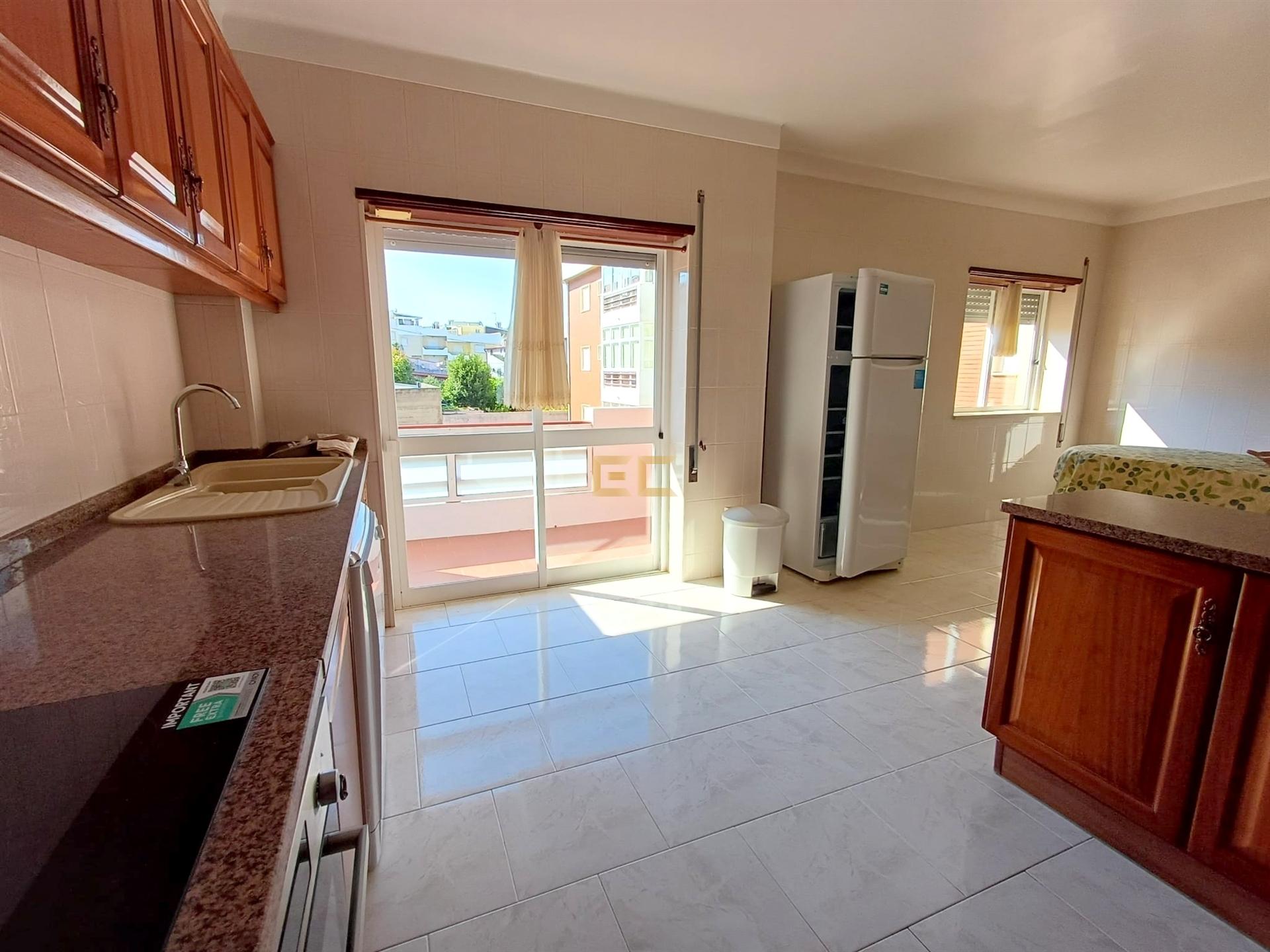 Apartamento T3 com Garagem e Vista Mar - Buarcos!