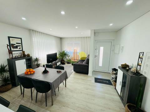 Andar moradia com terrraço, vista mar