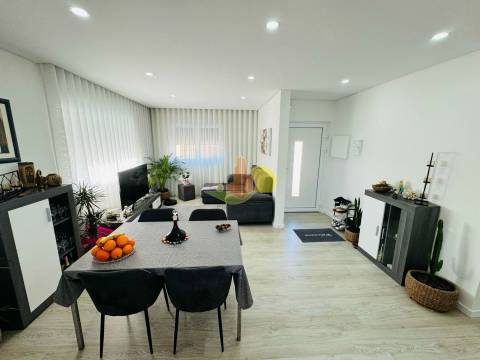 Andar moradia com terrraço, vista mar