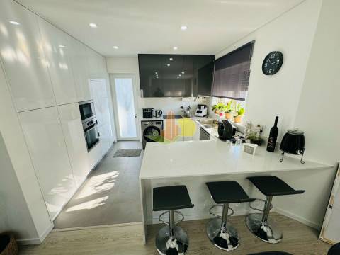 Andar moradia com terrraço, vista mar