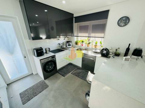 Andar moradia com terrraço, vista mar