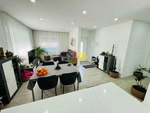 Andar moradia com terrraço, vista mar