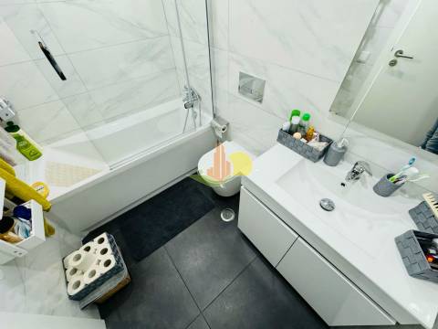 Andar moradia com terrraço, vista mar