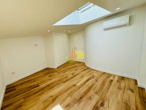 Duplex Novo Junto á Marginal