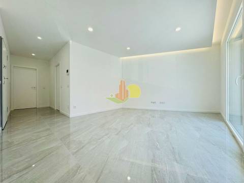 Duplex Novo Junto á Marginal