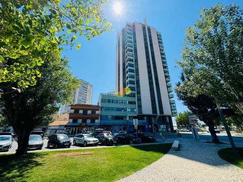 T0 em Buarcos com terraço privativo