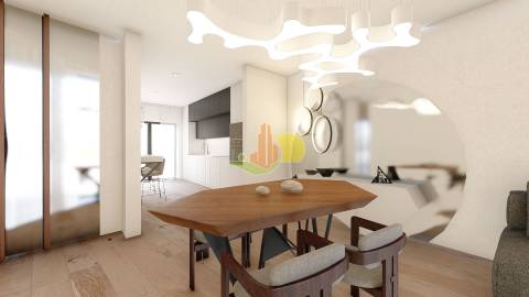 T3+2 Duplex com terraço privativo