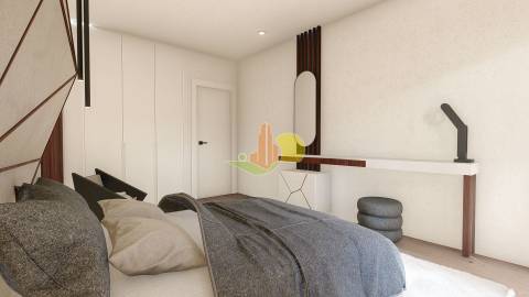 T3+2 Duplex com terraço privativo