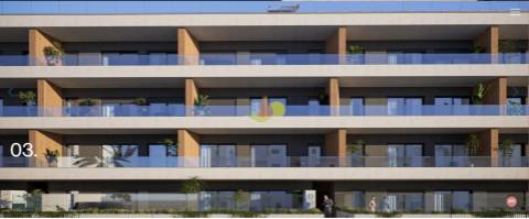 Novo, luxo à beira mar...