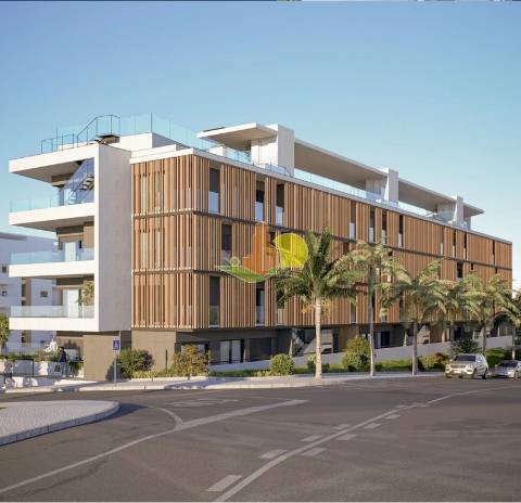 Novo, luxo à beira mar...