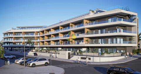 Novo, luxo à beira mar...