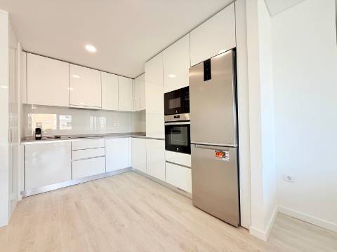 T1k Novo - Condomínio com piscina