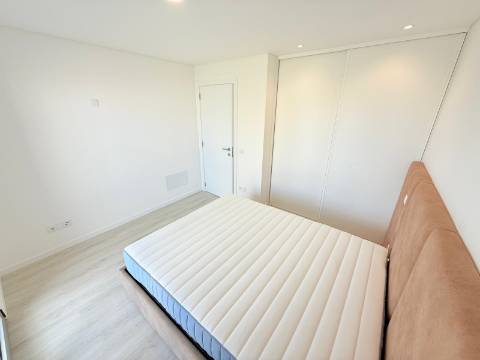 T1k Novo - Condomínio com piscina