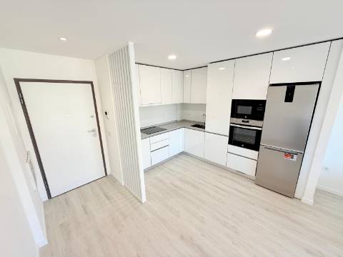 T1k Novo - Condomínio com piscina