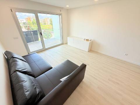 T1k Novo - Condomínio com piscina