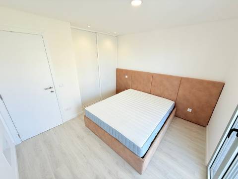 T1k Novo - Condomínio com piscina