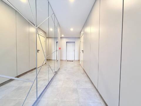 T1k Novo - Condomínio com piscina