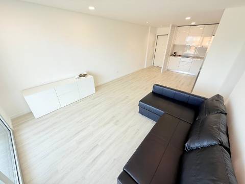 T1k Novo - Condomínio com piscina