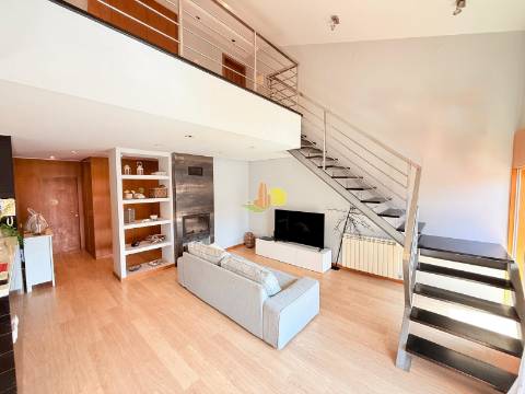 T2+1 Duplex  - Garagem Dupla