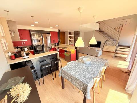 T2+1 Duplex  - Garagem Dupla