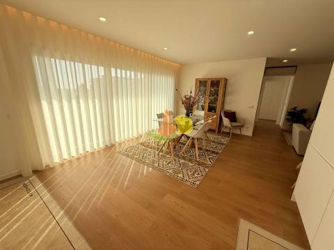 T2 Foz Village! Mobilado e Equipado!