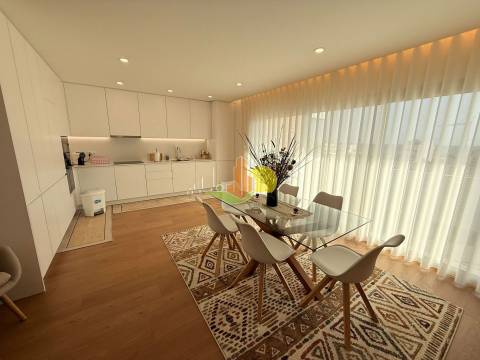 T2 Foz Village! Mobilado e Equipado!