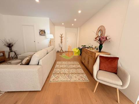 T2 Foz Village! Mobilado e Equipado!