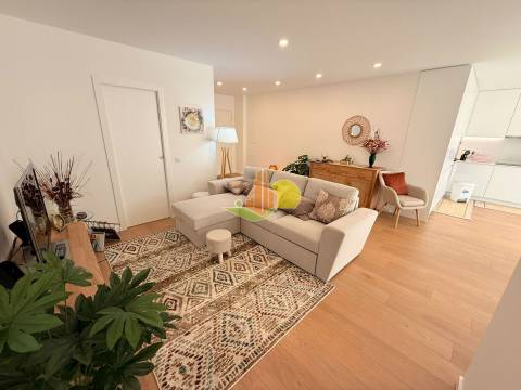 T2 Foz Village! Mobilado e Equipado!