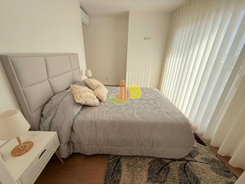 T2 Foz Village! Mobilado e Equipado!