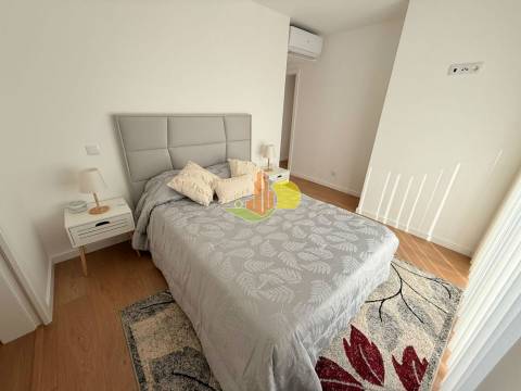 T2 Foz Village! Mobilado e Equipado!