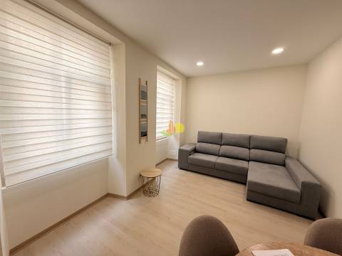 T2 Mobilado e Equipado no Bairro Novo