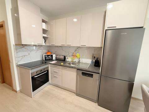 T2 Mobilado e Equipado no Bairro Novo