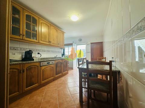 Moradia T4 com garagem junto às Muralhas de Buarcos!