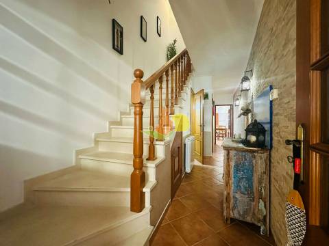 Moradia T4 com garagem junto às Muralhas de Buarcos!