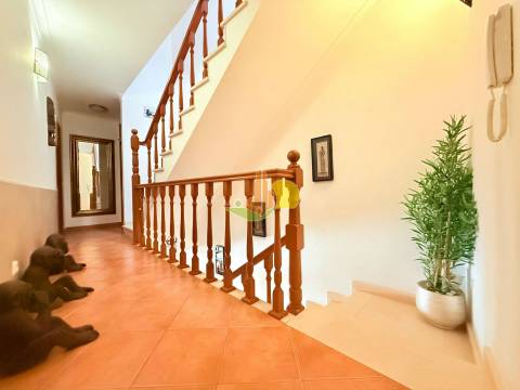 Moradia T4 com garagem junto às Muralhas de Buarcos!